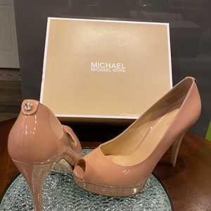 Michael Kors York Platform Patent 7.5M. Dk Nude
